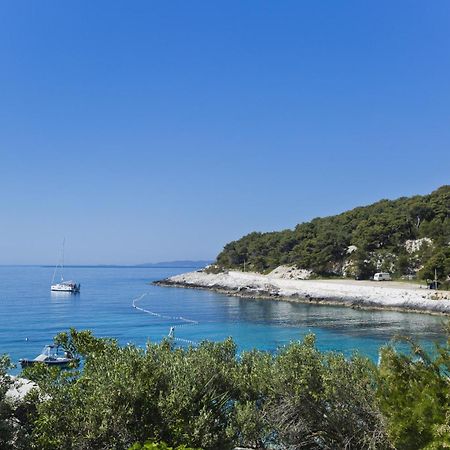 Apartments By The Sea Hvar - 10430 ฮวาร์ ภายนอก รูปภาพ