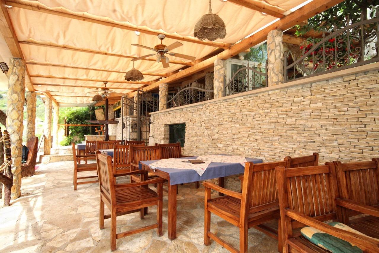 Apartments By The Sea Hvar - 10430 ฮวาร์ ภายนอก รูปภาพ