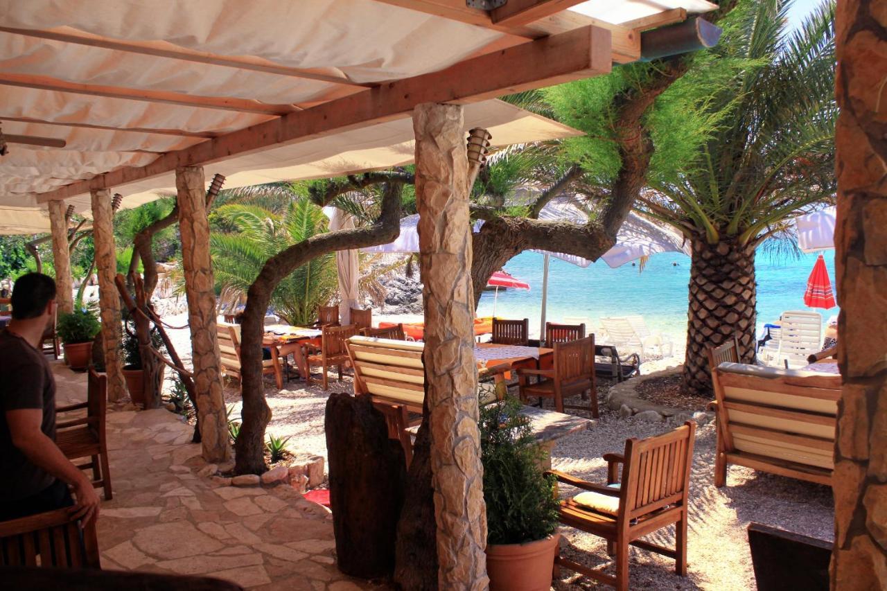 Apartments By The Sea Hvar - 10430 ฮวาร์ ภายนอก รูปภาพ