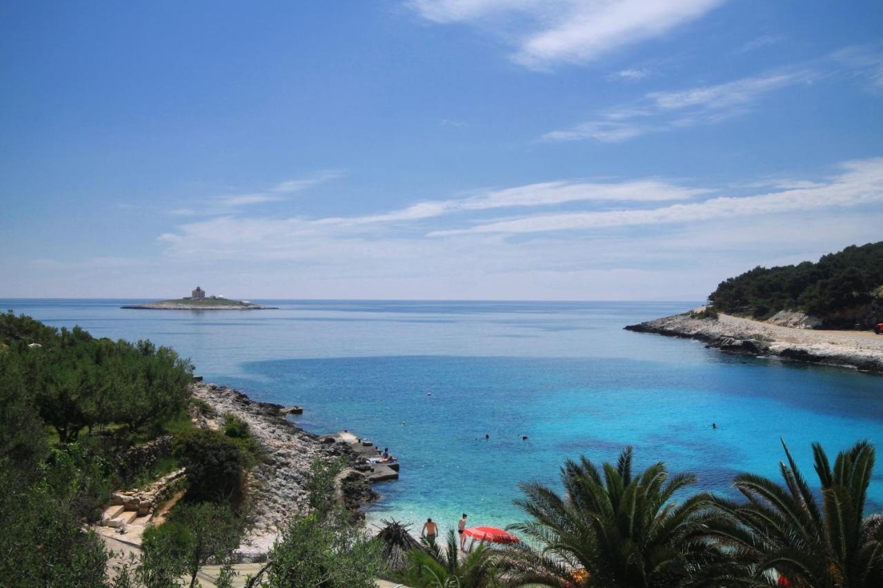 Apartments By The Sea Hvar - 10430 ฮวาร์ ภายนอก รูปภาพ