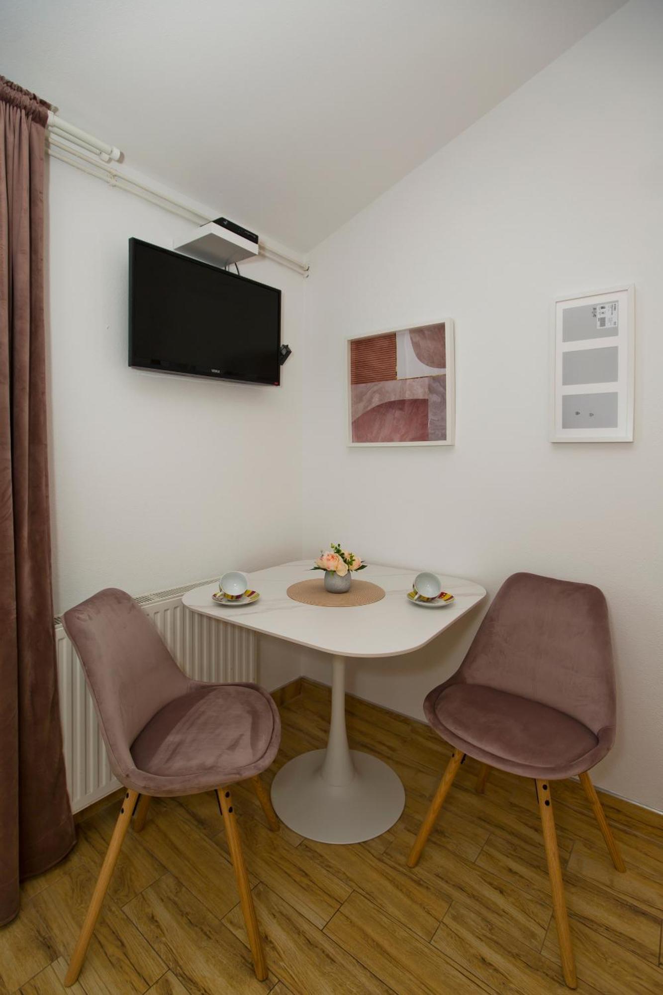 Apartments By The Sea Hvar - 10430 ฮวาร์ ภายนอก รูปภาพ